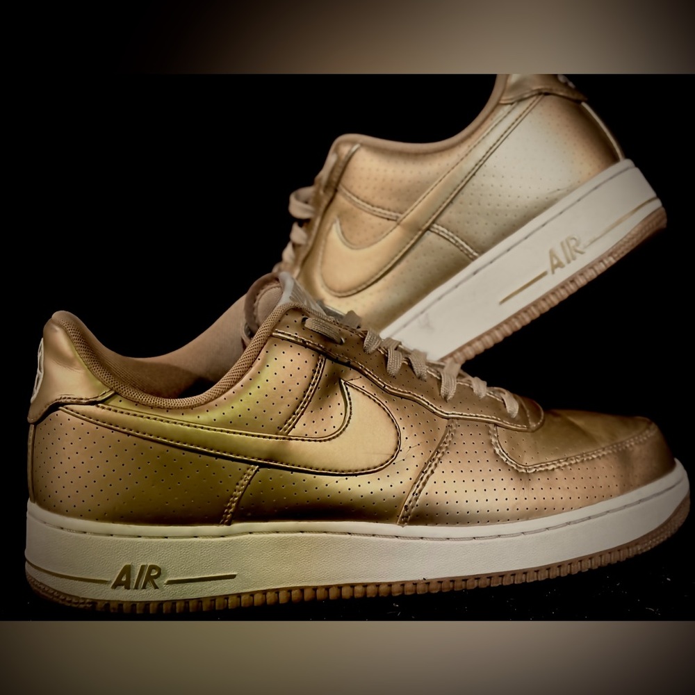 Nike Air Force 1 Low Lv8 Gold